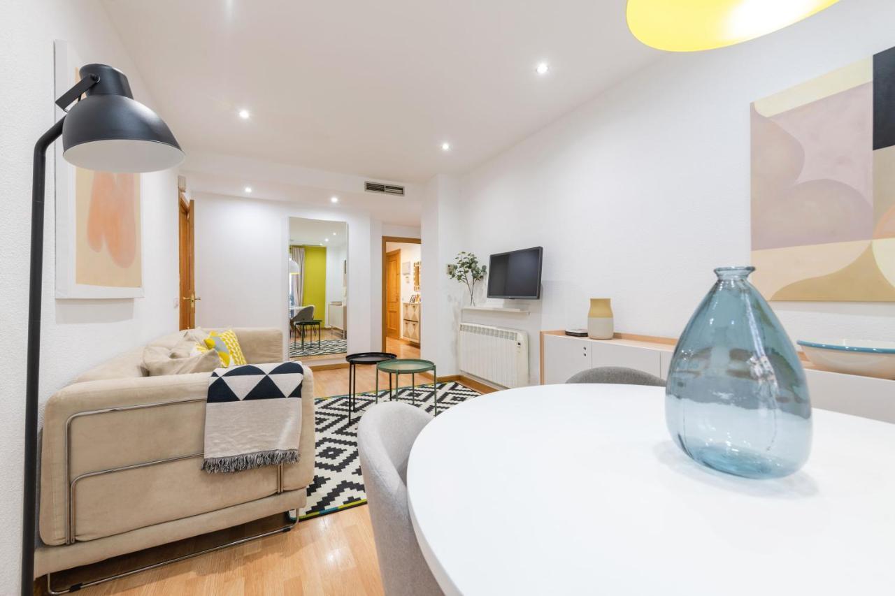 2 Bedrooms 2 Bathrooms Furnished - Malsana - With Pool - Mintystay Madrid Buitenkant foto