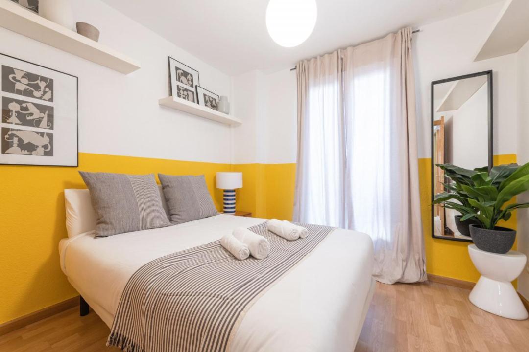 2 Bedrooms 2 Bathrooms Furnished - Malsana - With Pool - Mintystay Madrid Buitenkant foto