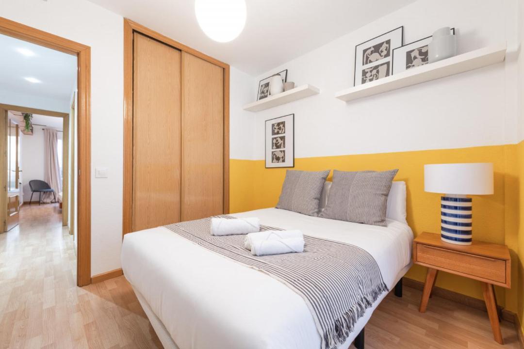 2 Bedrooms 2 Bathrooms Furnished - Malsana - With Pool - Mintystay Madrid Buitenkant foto